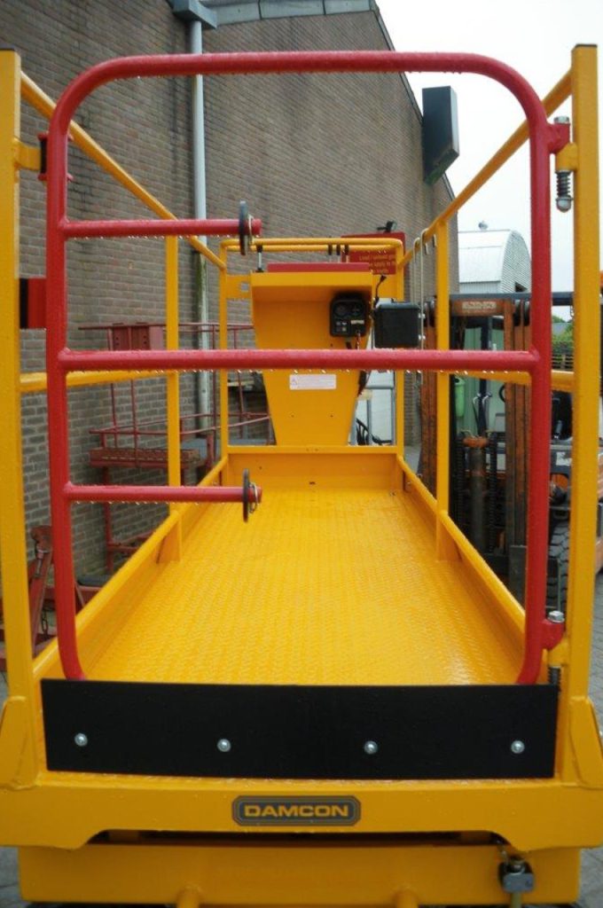 Underside of door covered - Pruning platform option