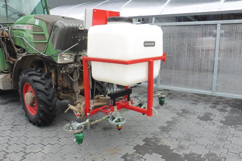 4 spreading heads of which left and right V-spreading heads - LVS