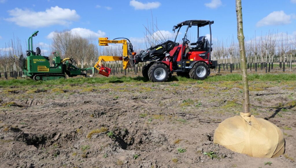 DTW-70 wrapping sand rootball